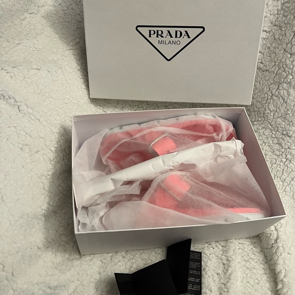 Prada Fussbet Buckle Thong - Picture 4 of 4